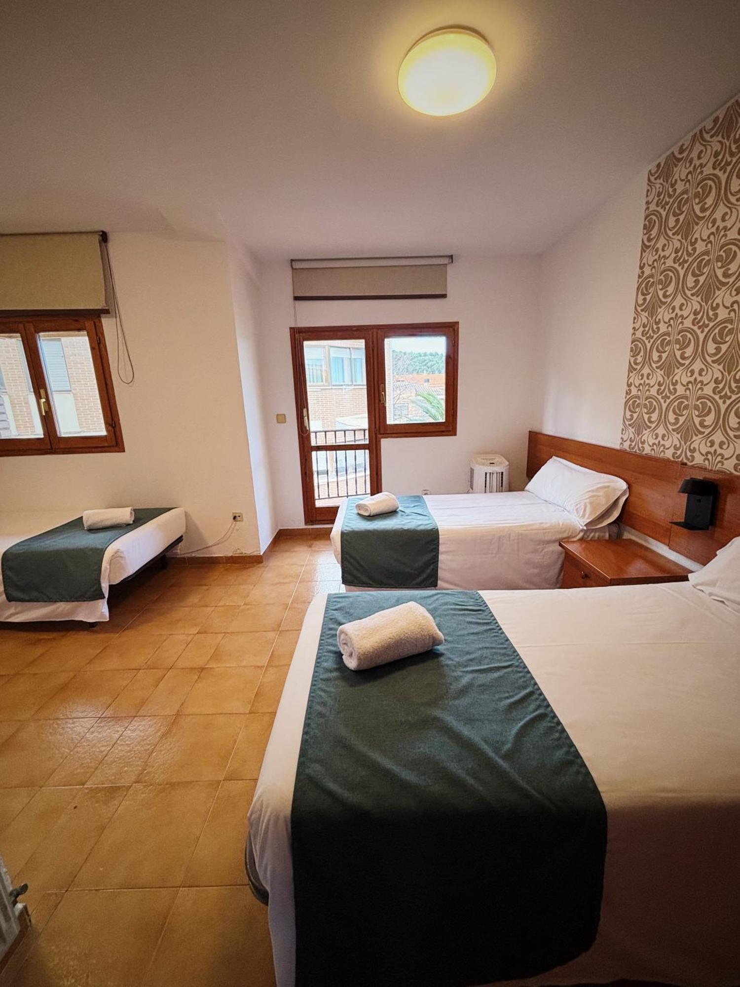 Hostal Legaz Funes Exteriér fotografie