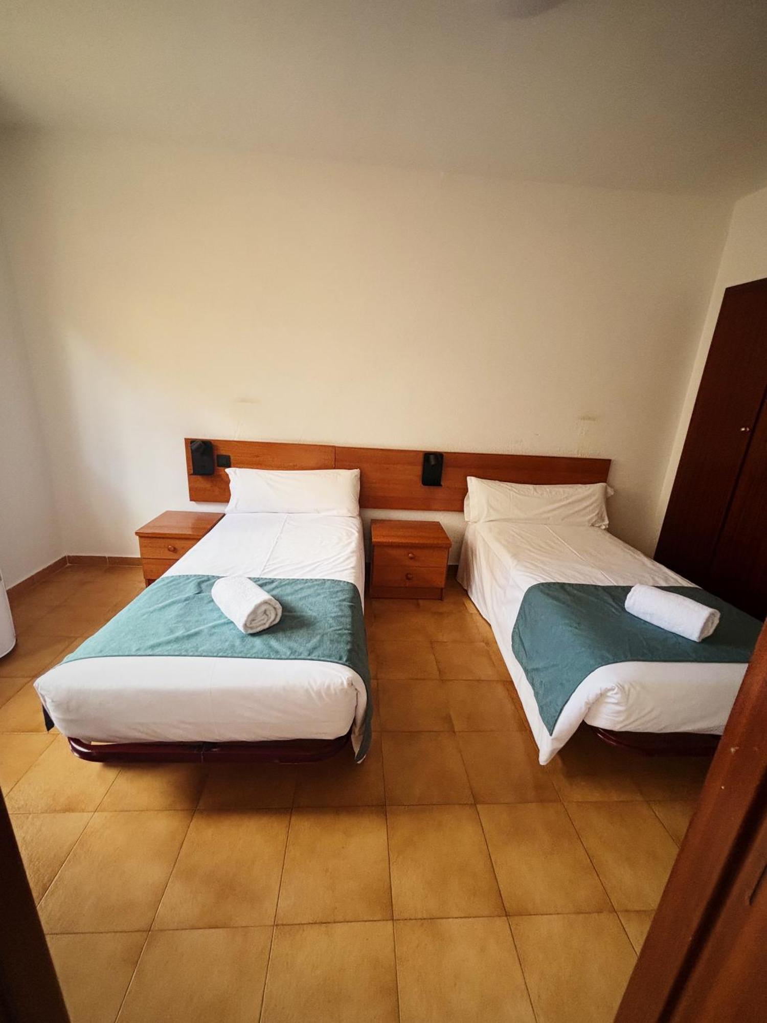 Hostal Legaz Funes Exteriér fotografie