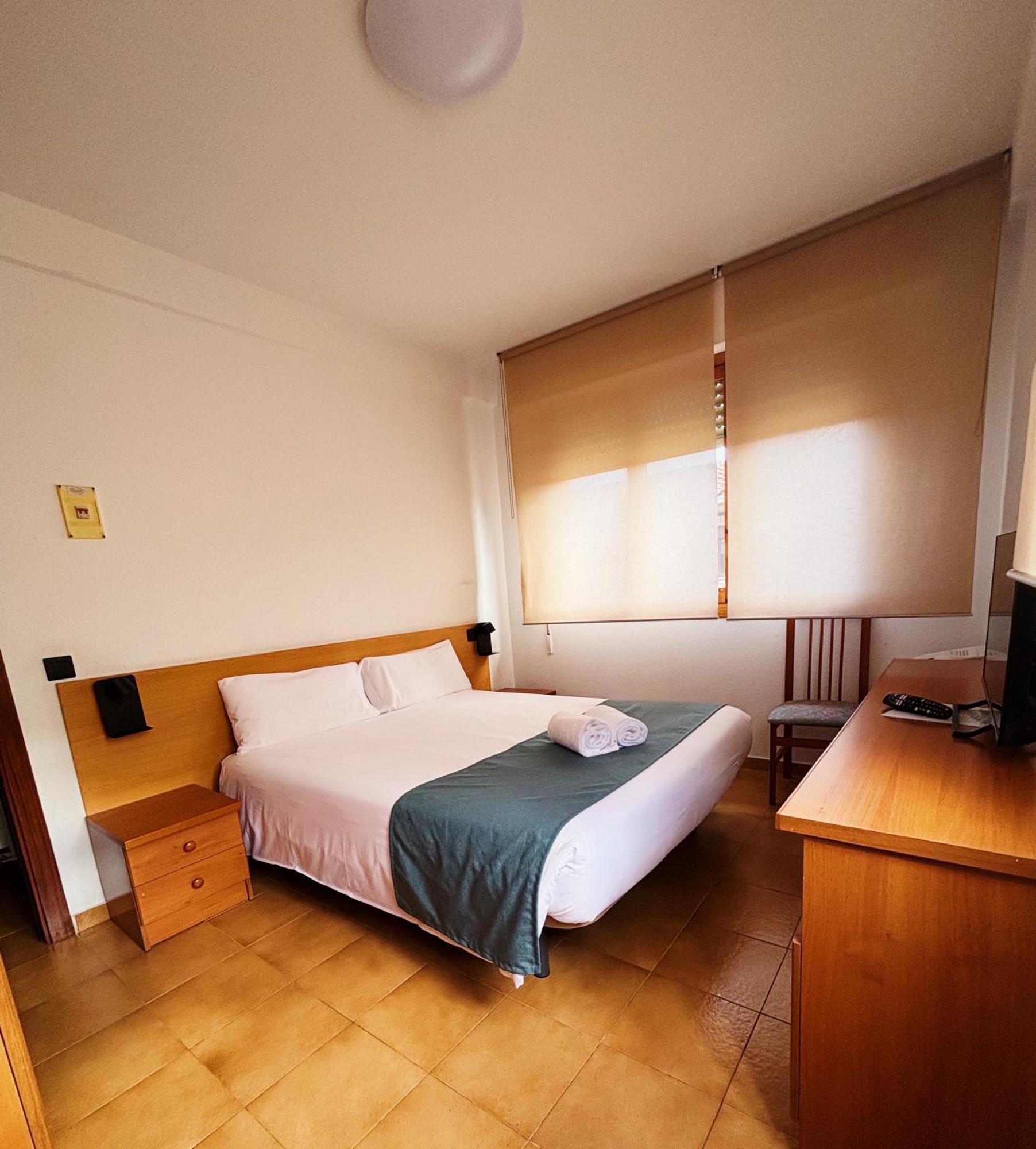 Hostal Legaz Funes Exteriér fotografie